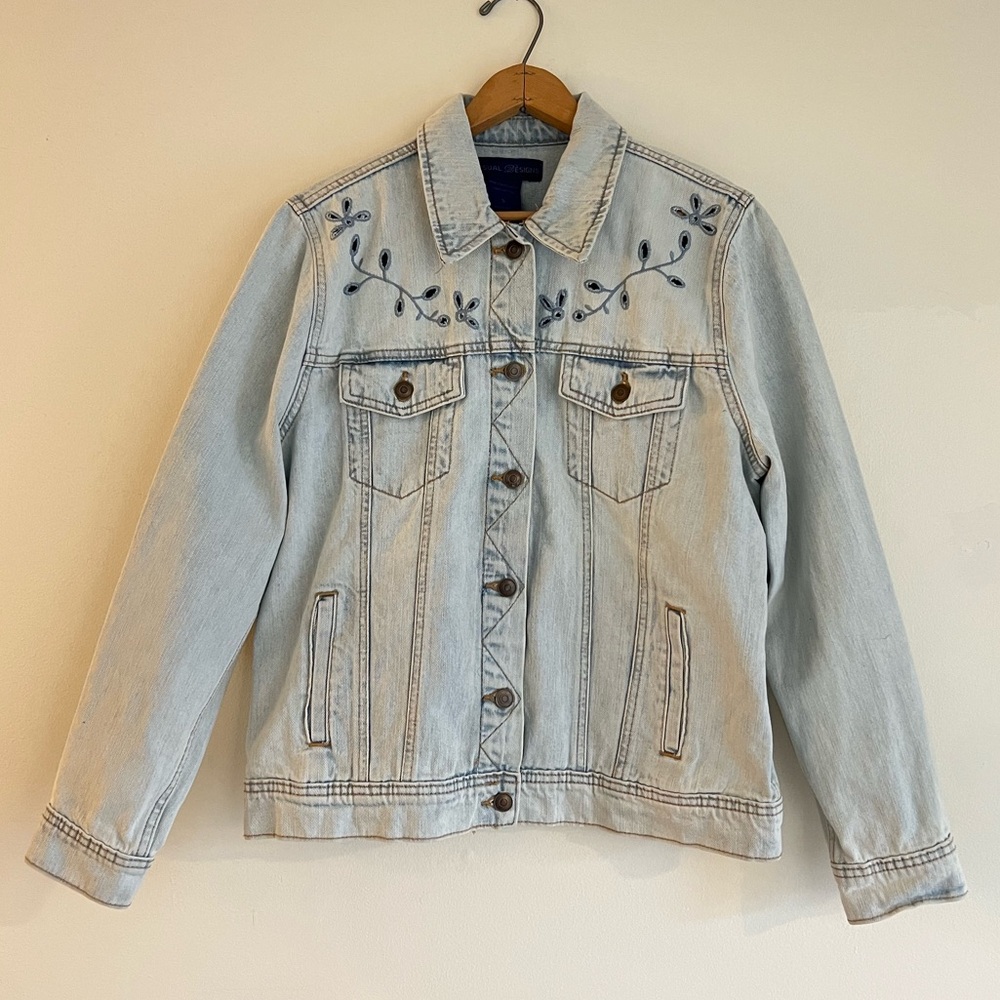 Denim jacket with floral cutouts, Casual Designs, size S